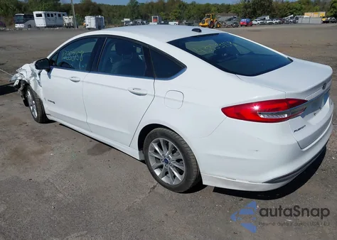 2017 Ford Fusion Hybrid Se z USA, uszkodzony, nr VIN 3FA6P0LU5HR217209